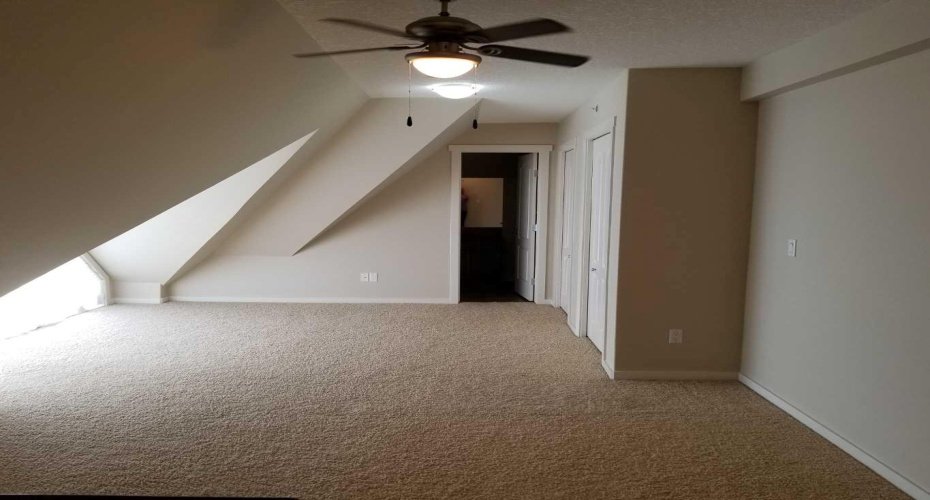 141 Mountain Street, Cochrane, Alberta T4C1Z5, 1 Bedroom Bedrooms, ,2 BathroomsBathrooms,Residential,For Sale,Mountain,A2304296