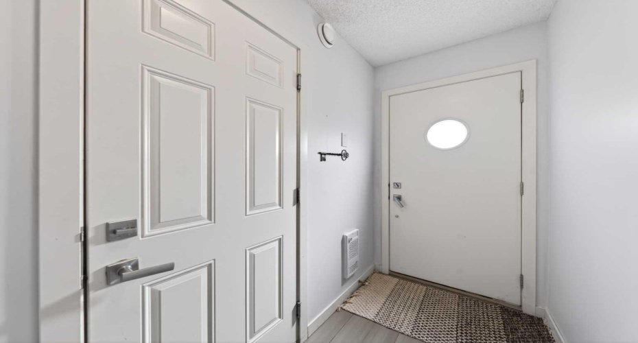 8 Walden Walk, Calgary, Alberta T2X 0Y4, 2 Bedrooms Bedrooms, ,3 BathroomsBathrooms,Residential,For Sale,Walden,A2304343