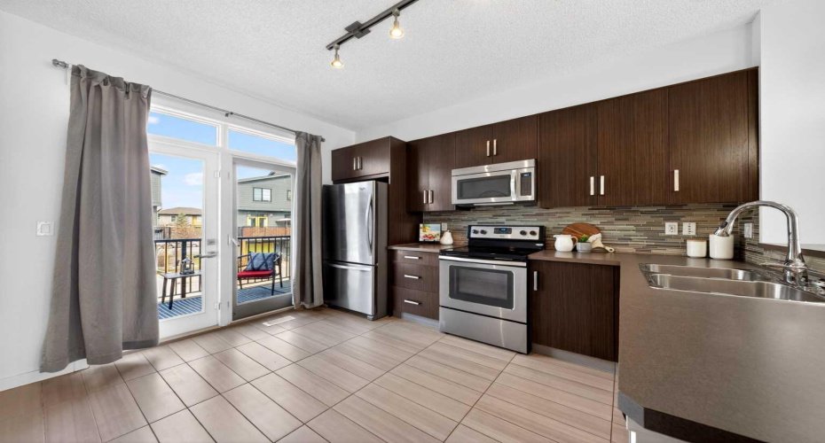 8 Walden Walk, Calgary, Alberta T2X 0Y4, 2 Bedrooms Bedrooms, ,3 BathroomsBathrooms,Residential,For Sale,Walden,A2304343