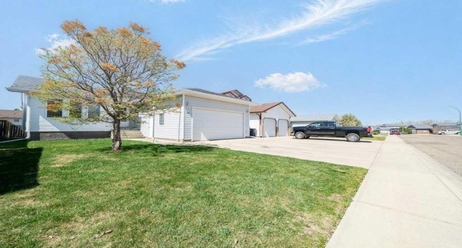 46 Sage Close, Medicine Hat, Alberta T1B 4H7, 5 Bedrooms Bedrooms, ,3 BathroomsBathrooms,Residential,For Sale,Sage,A2304345