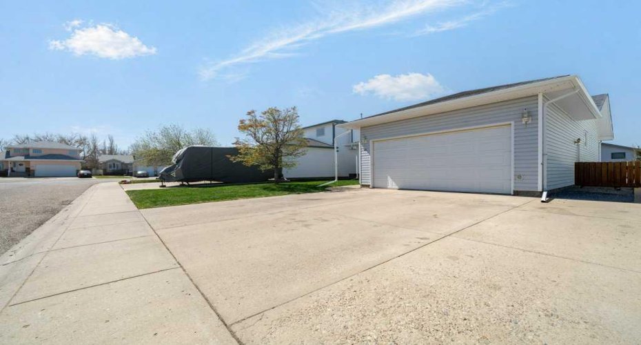 46 Sage Close, Medicine Hat, Alberta T1B 4H7, 5 Bedrooms Bedrooms, ,3 BathroomsBathrooms,Residential,For Sale,Sage,A2304345