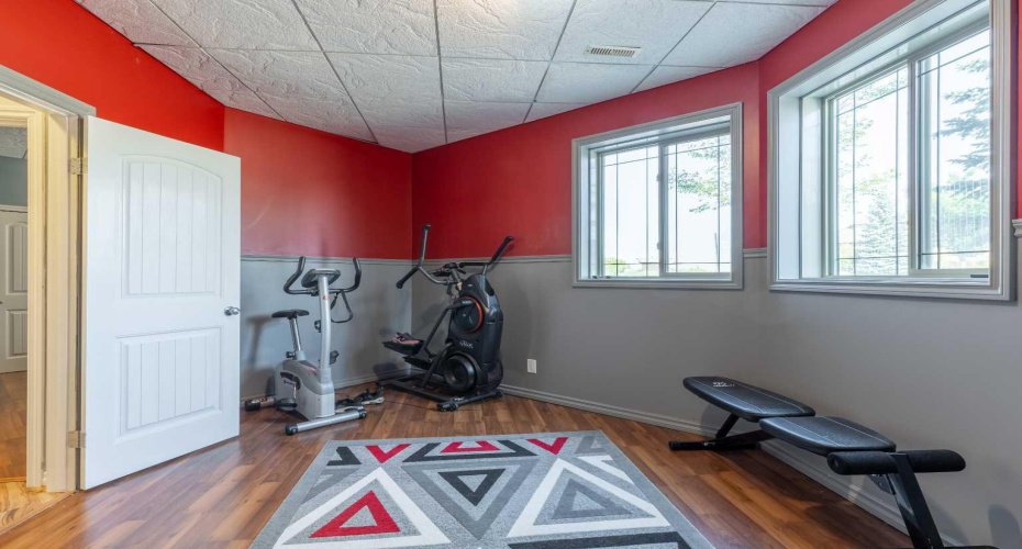 406 Meadow Lark Drive, Rural Lethbridge County, Alberta T1J 4R9, 5 Bedrooms Bedrooms, ,4 BathroomsBathrooms,Residential,For Sale,Meadow Lark,A2304348