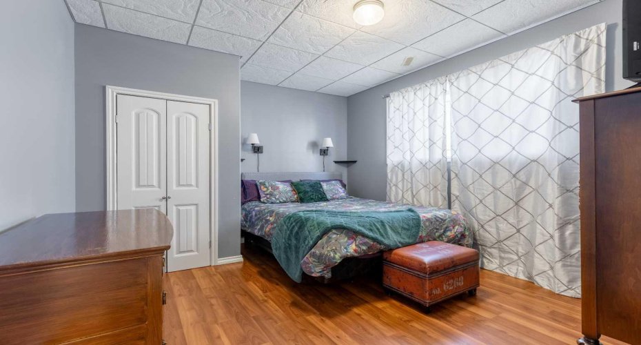 406 Meadow Lark Drive, Rural Lethbridge County, Alberta T1J 4R9, 5 Bedrooms Bedrooms, ,4 BathroomsBathrooms,Residential,For Sale,Meadow Lark,A2304348