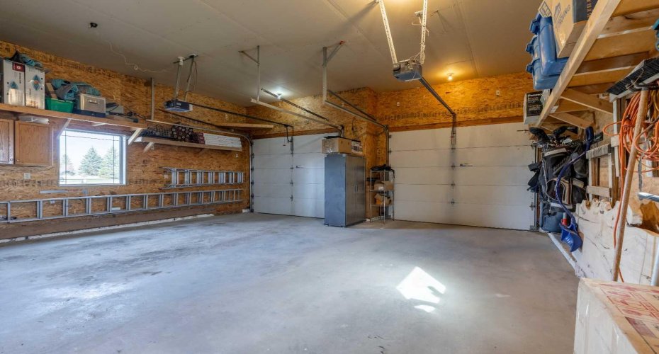 406 Meadow Lark Drive, Rural Lethbridge County, Alberta T1J 4R9, 5 Bedrooms Bedrooms, ,4 BathroomsBathrooms,Residential,For Sale,Meadow Lark,A2304348