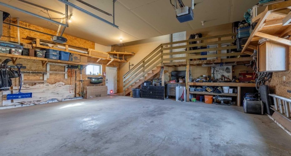 406 Meadow Lark Drive, Rural Lethbridge County, Alberta T1J 4R9, 5 Bedrooms Bedrooms, ,4 BathroomsBathrooms,Residential,For Sale,Meadow Lark,A2304348