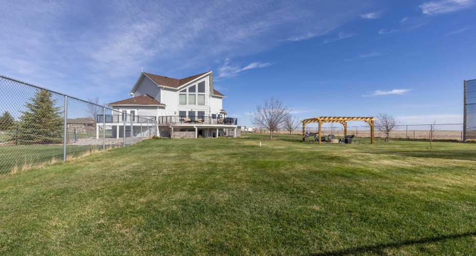 406 Meadow Lark Drive, Rural Lethbridge County, Alberta T1J 4R9, 5 Bedrooms Bedrooms, ,4 BathroomsBathrooms,Residential,For Sale,Meadow Lark,A2304348