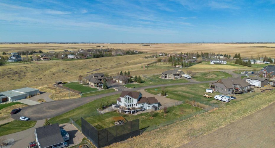 406 Meadow Lark Drive, Rural Lethbridge County, Alberta T1J 4R9, 5 Bedrooms Bedrooms, ,4 BathroomsBathrooms,Residential,For Sale,Meadow Lark,A2304348