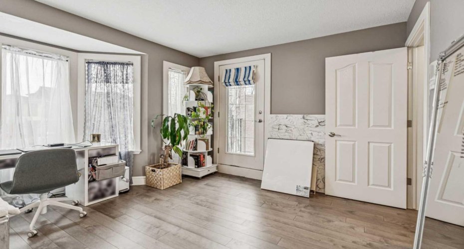 2211 Bowness Road, Calgary, Alberta T2N 3L4, 4 Bedrooms Bedrooms, ,4 BathroomsBathrooms,Residential,For Sale,Bowness,A2304349