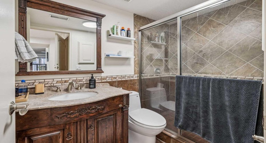 2211 Bowness Road, Calgary, Alberta T2N 3L4, 4 Bedrooms Bedrooms, ,4 BathroomsBathrooms,Residential,For Sale,Bowness,A2304349