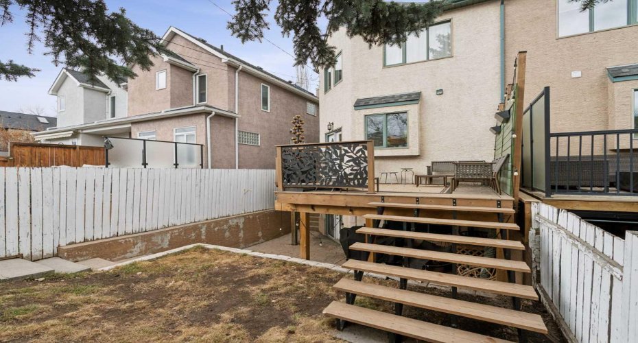 2211 Bowness Road, Calgary, Alberta T2N 3L4, 4 Bedrooms Bedrooms, ,4 BathroomsBathrooms,Residential,For Sale,Bowness,A2304349