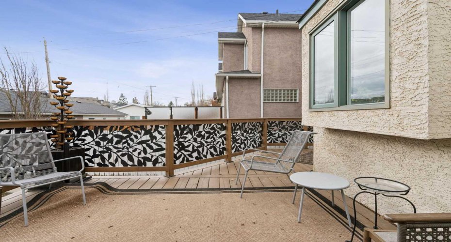 2211 Bowness Road, Calgary, Alberta T2N 3L4, 4 Bedrooms Bedrooms, ,4 BathroomsBathrooms,Residential,For Sale,Bowness,A2304349