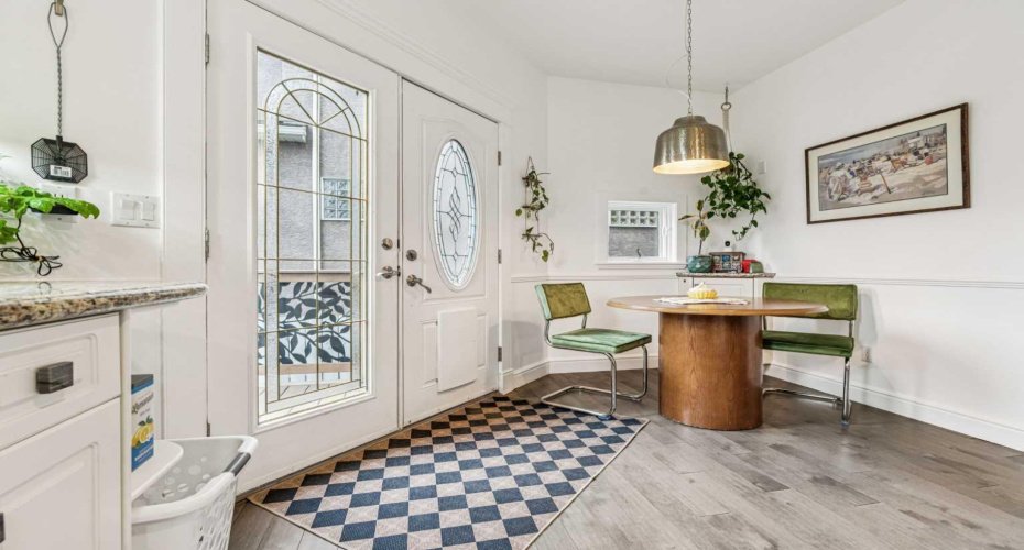 2211 Bowness Road, Calgary, Alberta T2N 3L4, 4 Bedrooms Bedrooms, ,4 BathroomsBathrooms,Residential,For Sale,Bowness,A2304349