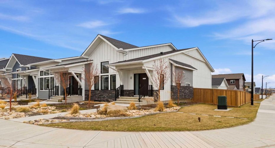56 Iris Crescent, Okotoks, Alberta T1S 5V6, 3 Bedrooms Bedrooms, ,3 BathroomsBathrooms,Residential,For Sale,Iris,A2299932