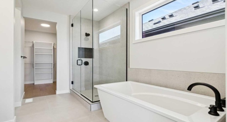 640 Shawnee Terrace, Calgary, Alberta T2Y0X5, 3 Bedrooms Bedrooms, ,3 BathroomsBathrooms,Residential,For Sale,Shawnee,A2305029