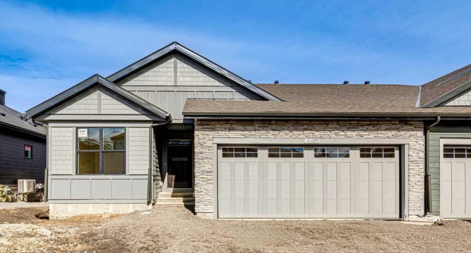 640 Shawnee Terrace, Calgary, Alberta T2Y0X5, 3 Bedrooms Bedrooms, ,3 BathroomsBathrooms,Residential,For Sale,Shawnee,A2305029