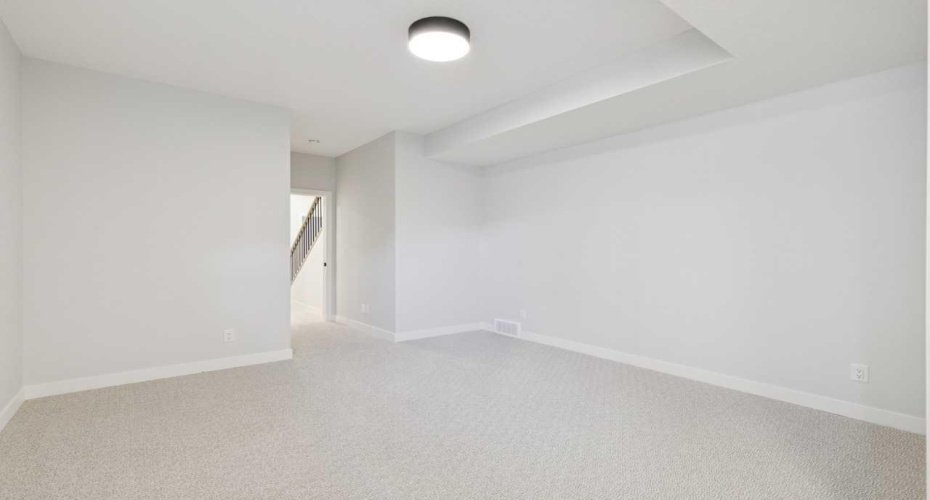 640 Shawnee Terrace, Calgary, Alberta T2Y0X5, 3 Bedrooms Bedrooms, ,3 BathroomsBathrooms,Residential,For Sale,Shawnee,A2305029