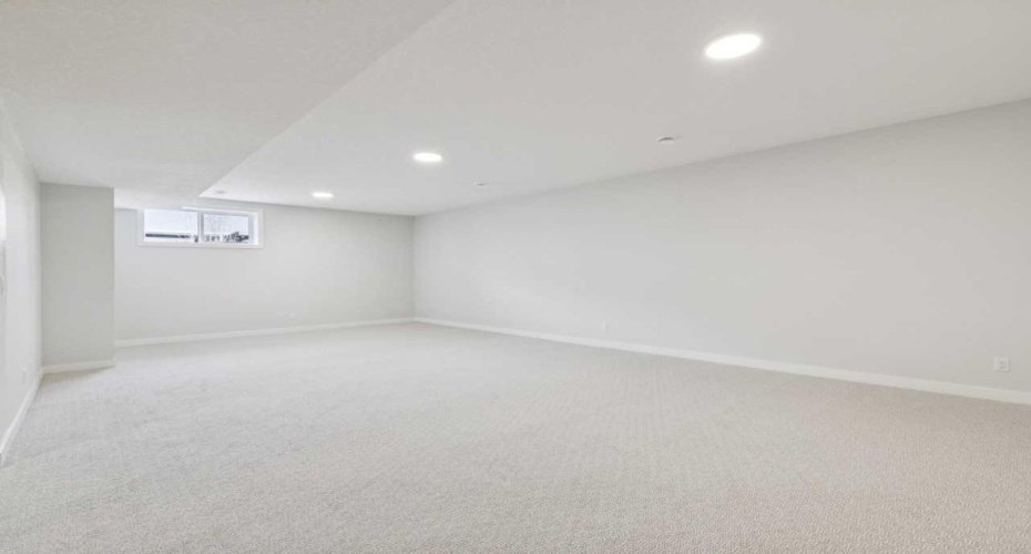 640 Shawnee Terrace, Calgary, Alberta T2Y0X5, 3 Bedrooms Bedrooms, ,3 BathroomsBathrooms,Residential,For Sale,Shawnee,A2305029