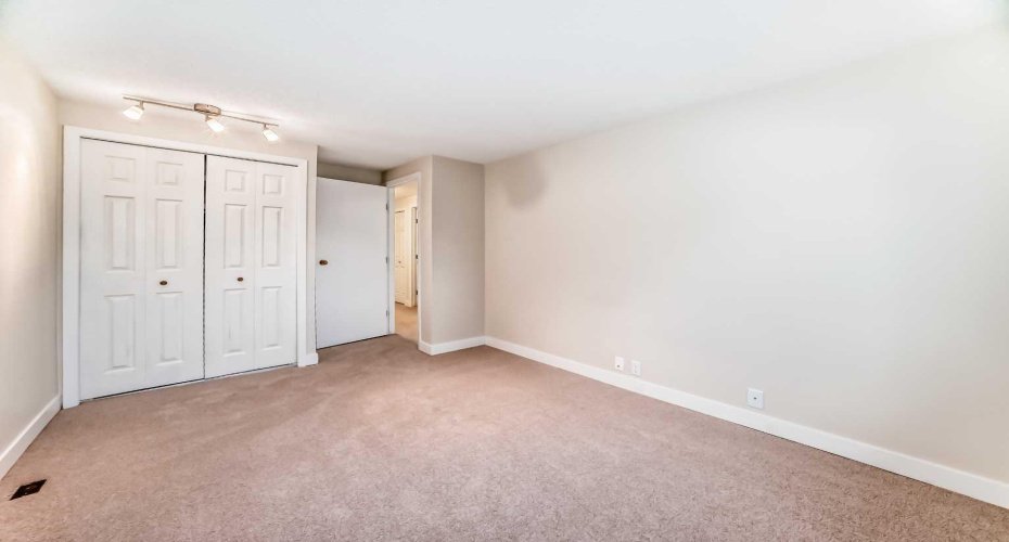 322 Point Mckay Gardens, Calgary, Alberta T3B 5B7, 3 Bedrooms Bedrooms, ,3 BathroomsBathrooms,Residential,For Sale,Point Mckay,A2305068