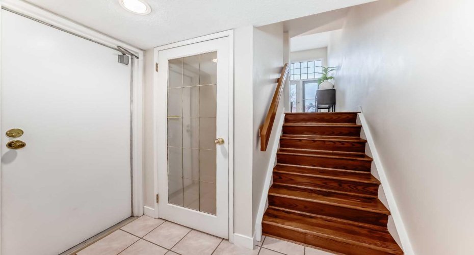 Spacious Entrance