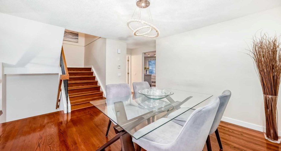 322 Point Mckay Gardens, Calgary, Alberta T3B 5B7, 3 Bedrooms Bedrooms, ,3 BathroomsBathrooms,Residential,For Sale,Point Mckay,A2305068