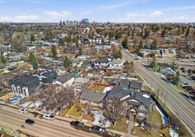 3218 29 Street, Calgary, Alberta T3E 2L1, 5 Bedrooms Bedrooms, ,2 BathroomsBathrooms,Residential,For Sale,29,A2305075