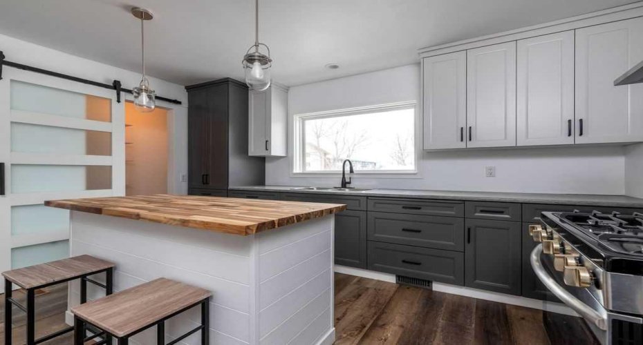 4504 49 Street, Lloydminster, Saskatchewan S9V 0L5, 4 Bedrooms Bedrooms, ,2 BathroomsBathrooms,Residential,For Sale,49,A2305128