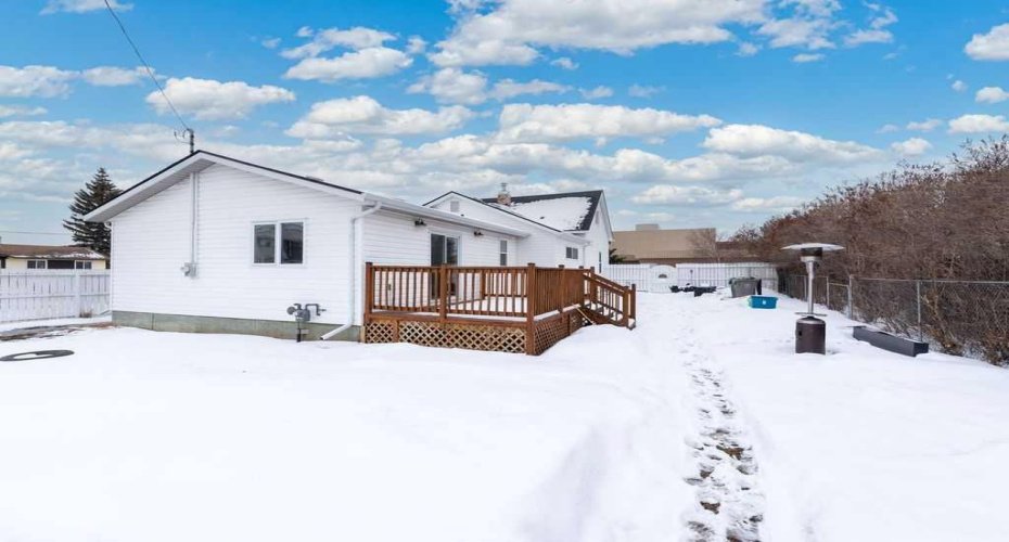 4504 49 Street, Lloydminster, Saskatchewan S9V 0L5, 4 Bedrooms Bedrooms, ,2 BathroomsBathrooms,Residential,For Sale,49,A2305128