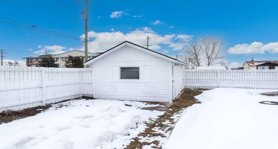 4504 49 Street, Lloydminster, Saskatchewan S9V 0L5, 4 Bedrooms Bedrooms, ,2 BathroomsBathrooms,Residential,For Sale,49,A2305128
