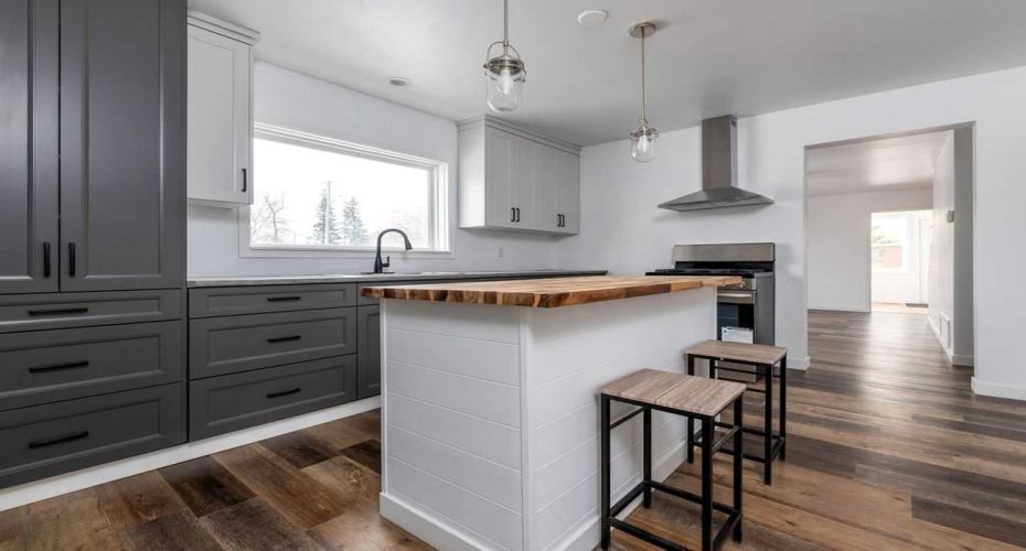 4504 49 Street, Lloydminster, Saskatchewan S9V 0L5, 4 Bedrooms Bedrooms, ,2 BathroomsBathrooms,Residential,For Sale,49,A2305128