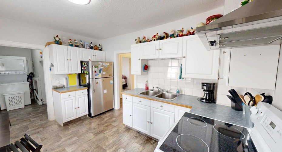 132 20 Street, Lethbridge, Alberta T1H 3M5, 2 Bedrooms Bedrooms, ,1 BathroomBathrooms,Residential,For Sale,20,A2303987