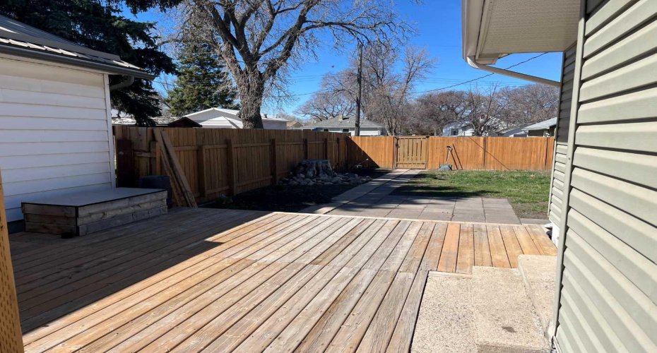 132 20 Street, Lethbridge, Alberta T1H 3M5, 2 Bedrooms Bedrooms, ,1 BathroomBathrooms,Residential,For Sale,20,A2303987