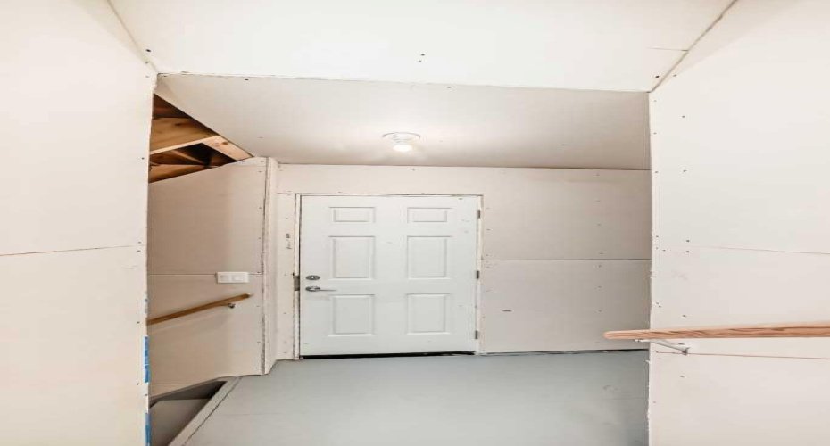 Side entrance to basement
