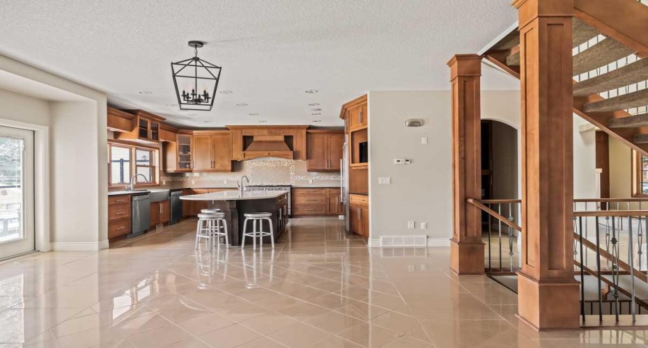 3924 15A Street, Calgary, Alberta T2T 4C7, 5 Bedrooms Bedrooms, ,5 BathroomsBathrooms,Residential,For Sale,15A,A2304036