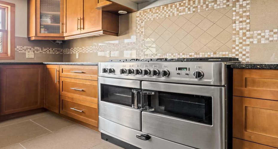 3924 15A Street, Calgary, Alberta T2T 4C7, 5 Bedrooms Bedrooms, ,5 BathroomsBathrooms,Residential,For Sale,15A,A2304036