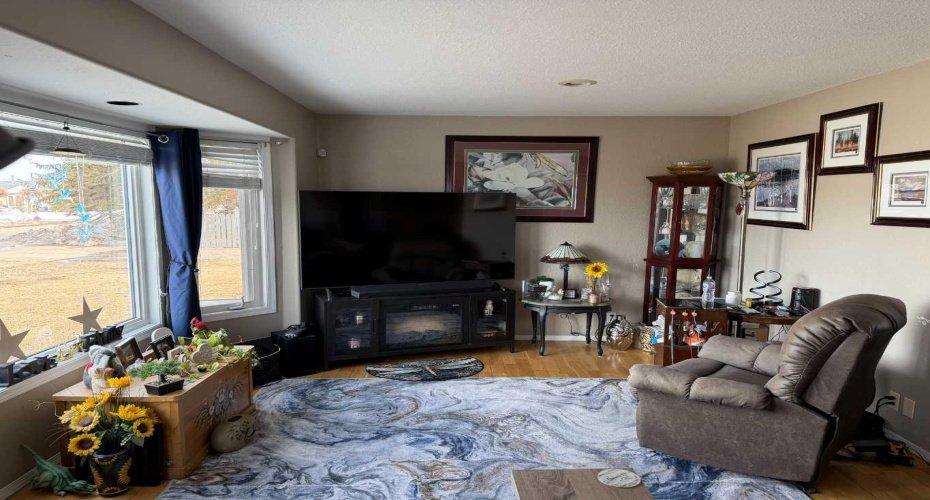 121 2 Avenue, Falher, Alberta T0H 1M0, 1 Bedroom Bedrooms, ,2 BathroomsBathrooms,Residential,For Sale,2,A2304049