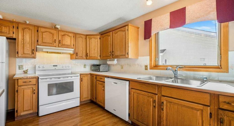 104 Arbour Lake Way, Calgary, Alberta T3G 3S8, 4 Bedrooms Bedrooms, ,3 BathroomsBathrooms,Residential,For Sale,Arbour Lake,A2304051