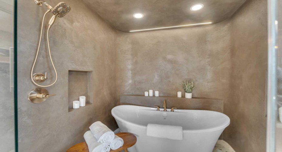 973 South Shore Terrace, Chestermere, Alberta T1X2S2, 7 Bedrooms Bedrooms, ,6 BathroomsBathrooms,Residential,For Sale,South Shore,A2304064