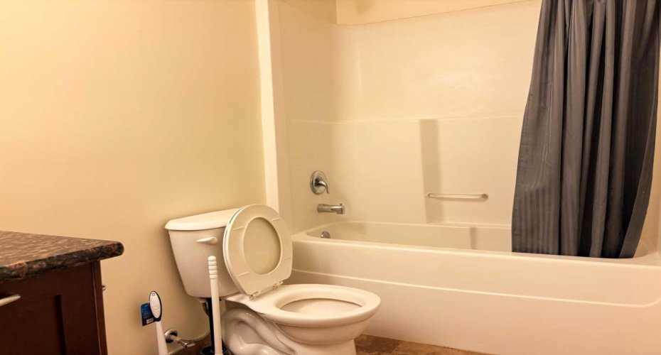 3820 Brentwood Road, Calgary, Alberta T2L 2L5, 2 Bedrooms Bedrooms, ,2 BathroomsBathrooms,Residential,For Sale,Brentwood,A2304082