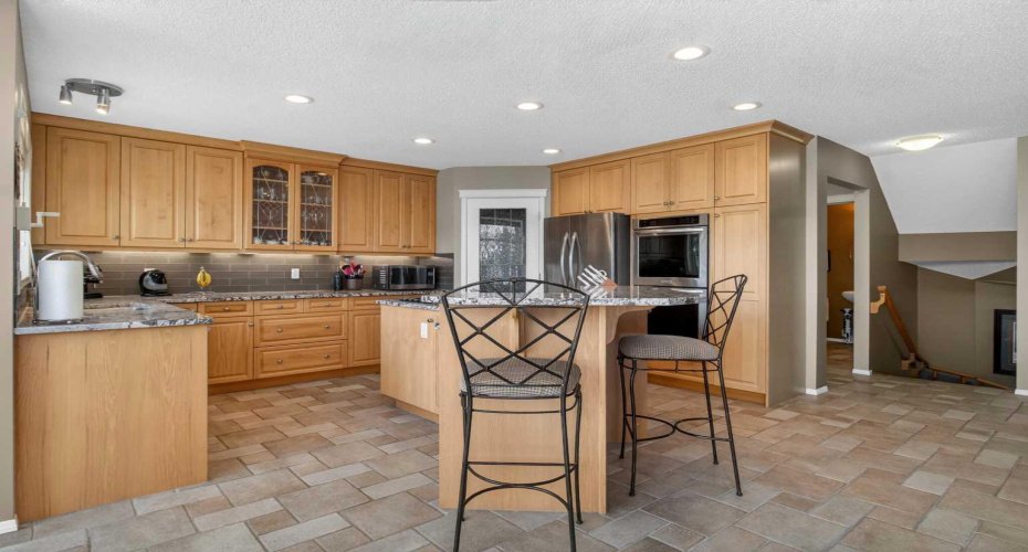 3737 Springbank Drive, Calgary, Alberta T3H 4J7, 4 Bedrooms Bedrooms, ,4 BathroomsBathrooms,Residential,For Sale,Springbank,A2304093