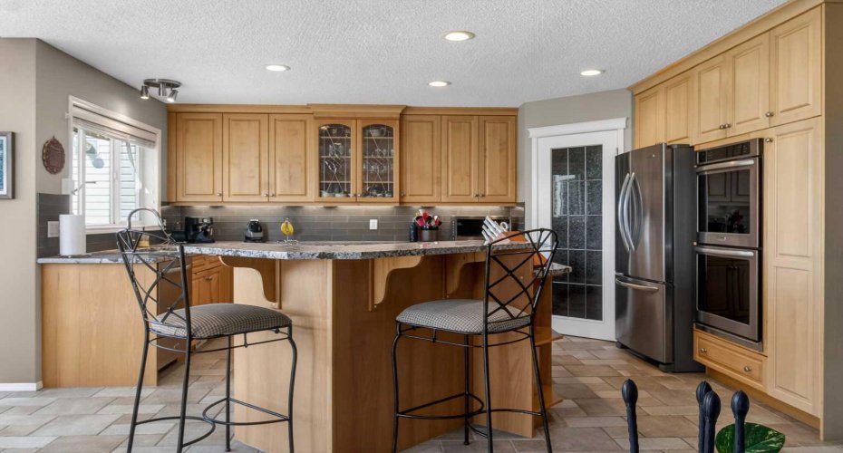 3737 Springbank Drive, Calgary, Alberta T3H 4J7, 4 Bedrooms Bedrooms, ,4 BathroomsBathrooms,Residential,For Sale,Springbank,A2304093