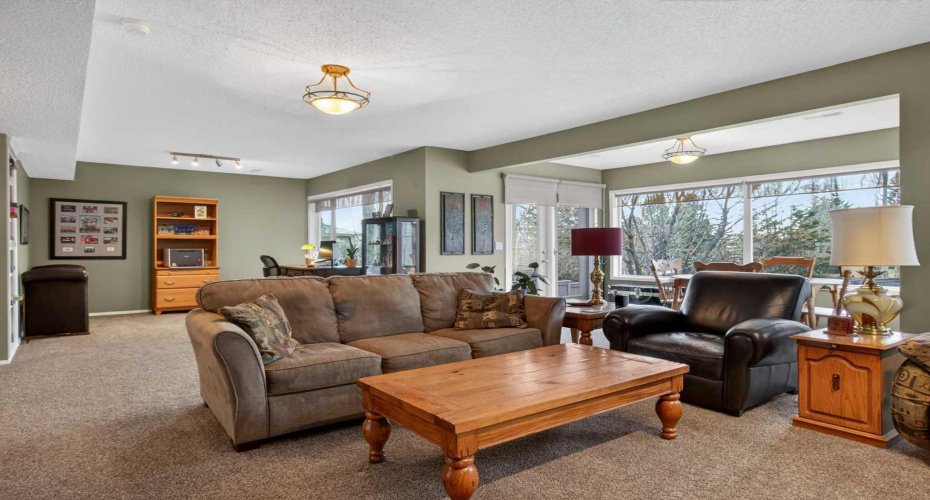 3737 Springbank Drive, Calgary, Alberta T3H 4J7, 4 Bedrooms Bedrooms, ,4 BathroomsBathrooms,Residential,For Sale,Springbank,A2304093