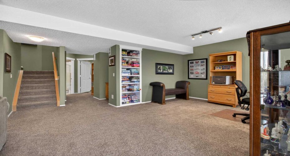 3737 Springbank Drive, Calgary, Alberta T3H 4J7, 4 Bedrooms Bedrooms, ,4 BathroomsBathrooms,Residential,For Sale,Springbank,A2304093