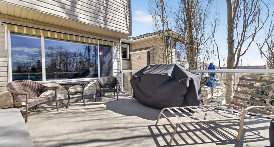 3737 Springbank Drive, Calgary, Alberta T3H 4J7, 4 Bedrooms Bedrooms, ,4 BathroomsBathrooms,Residential,For Sale,Springbank,A2304093