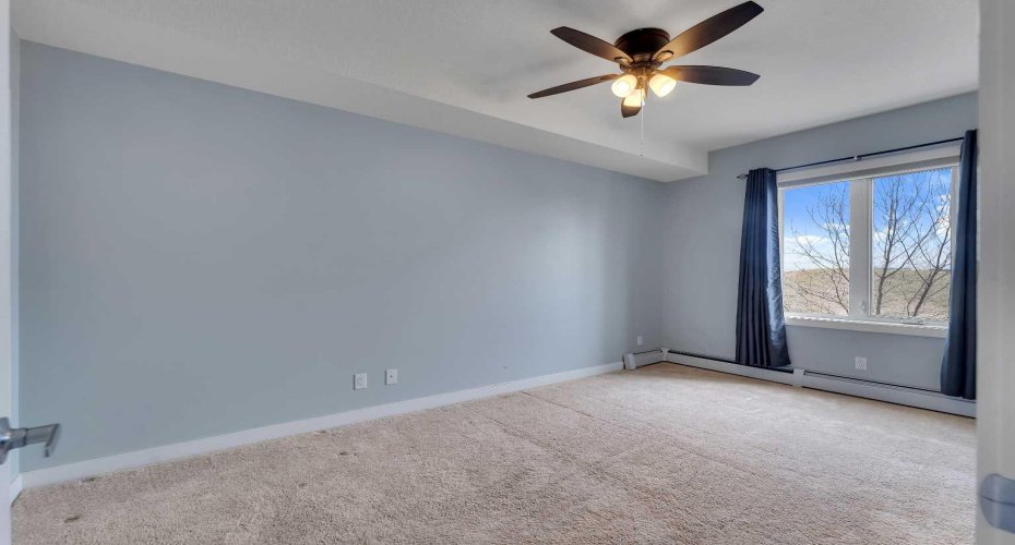 604 East Lake Boulevard, Airdrie, Alberta T4A 0G6, 2 Bedrooms Bedrooms, ,2 BathroomsBathrooms,Residential,For Sale,East Lake,A2304127