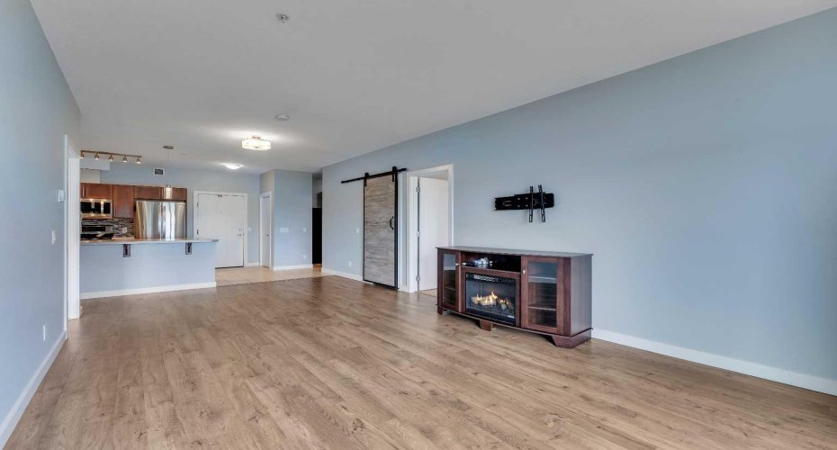 604 East Lake Boulevard, Airdrie, Alberta T4A 0G6, 2 Bedrooms Bedrooms, ,2 BathroomsBathrooms,Residential,For Sale,East Lake,A2304127