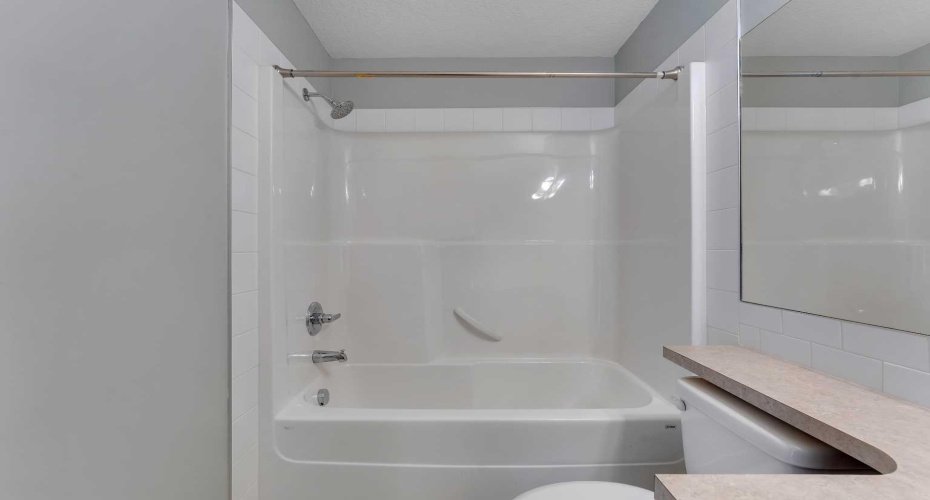 604 East Lake Boulevard, Airdrie, Alberta T4A 0G6, 2 Bedrooms Bedrooms, ,2 BathroomsBathrooms,Residential,For Sale,East Lake,A2304127