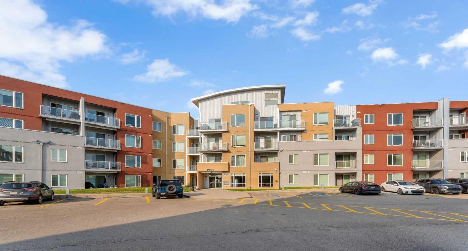 604 East Lake Boulevard, Airdrie, Alberta T4A 0G6, 2 Bedrooms Bedrooms, ,2 BathroomsBathrooms,Residential,For Sale,East Lake,A2304127