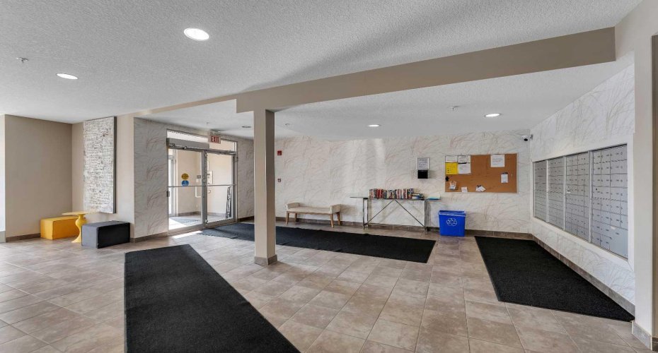 604 East Lake Boulevard, Airdrie, Alberta T4A 0G6, 2 Bedrooms Bedrooms, ,2 BathroomsBathrooms,Residential,For Sale,East Lake,A2304127