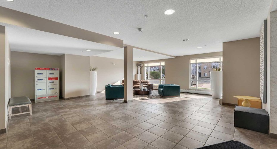 604 East Lake Boulevard, Airdrie, Alberta T4A 0G6, 2 Bedrooms Bedrooms, ,2 BathroomsBathrooms,Residential,For Sale,East Lake,A2304127