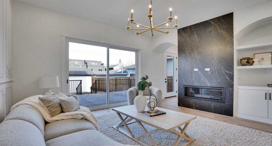 2012 35 Street, Calgary, Alberta T3E 2X6, 6 Bedrooms Bedrooms, ,6 BathroomsBathrooms,Residential,For Sale,35,A2304128